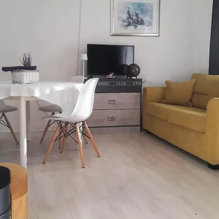 Holiday home Lovely In With Wifi Gornji Karin