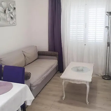 Lovely In With Wifi Holiday home
